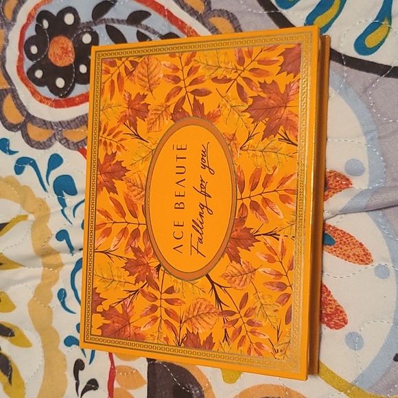 Ace beaute eyeshadow palletr - Picture 3 of 4